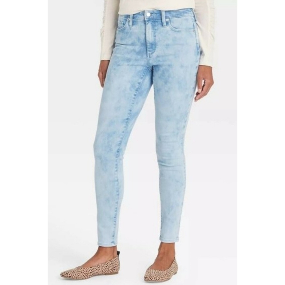 Universal Thread Acid Wash Blue Skinny Jeans